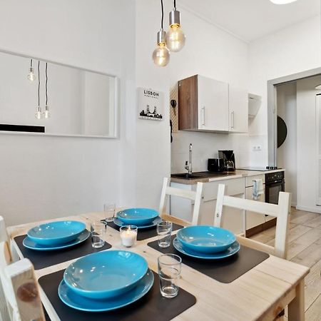 Sweet Central Tiny Apartment For 4 People Berlin Bagian luar foto