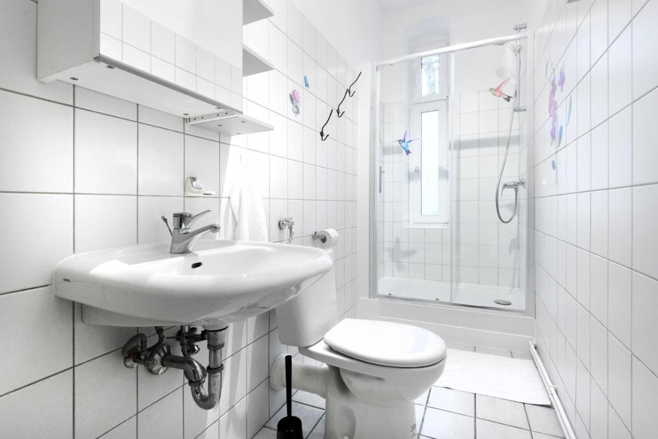 Sweet Central Tiny Apartment For 4 People Berlin Bagian luar foto